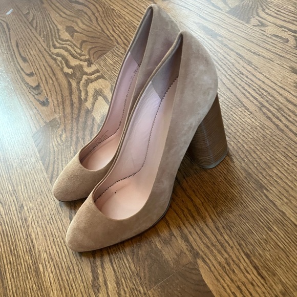 J. Crew Shoes - Jcrew Block Heel Size 10, fits like a 9
